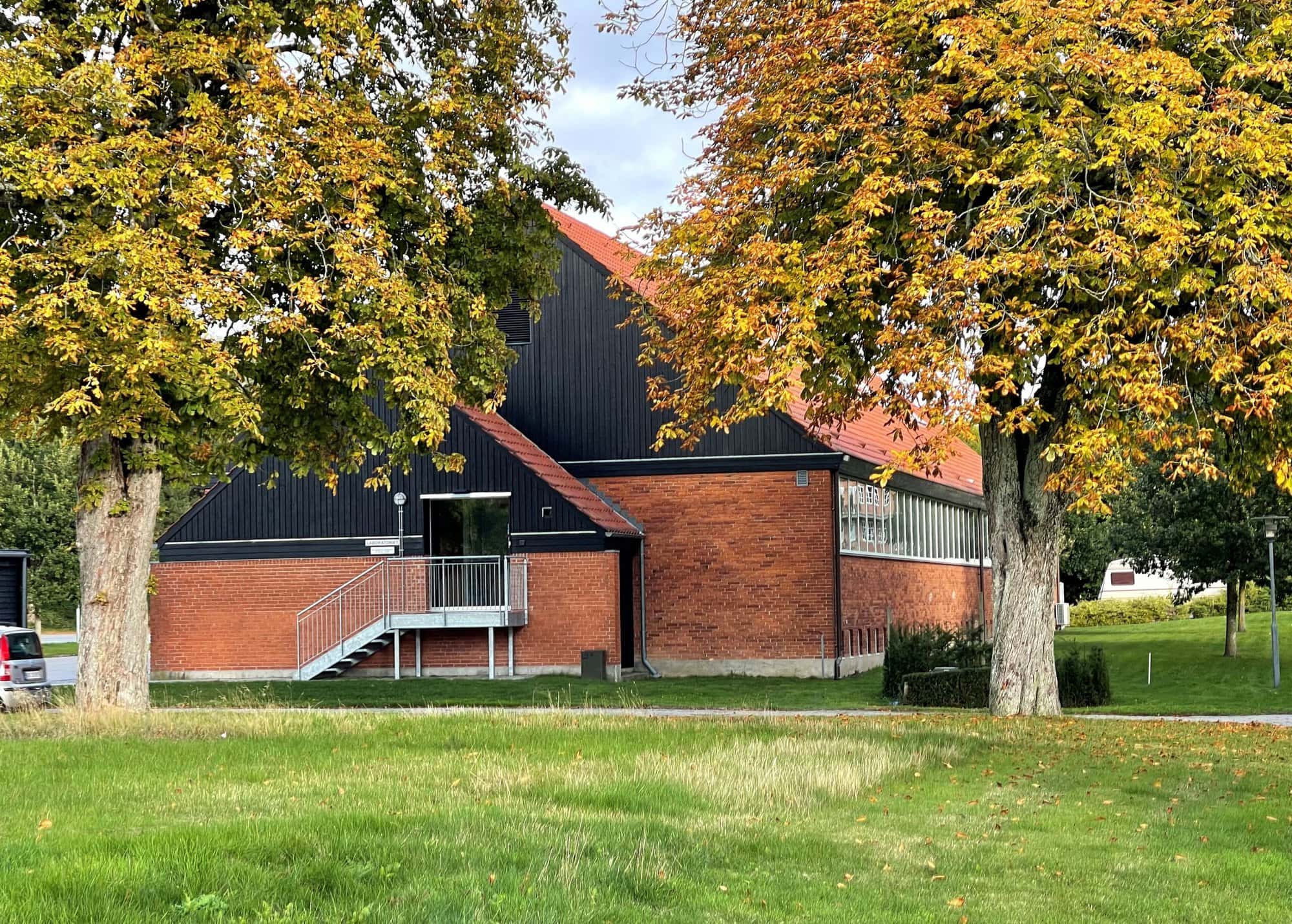 Foto af bygning som rummer Laboratoriet på Filadelfia i Dianalund